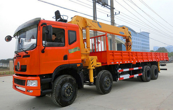 東風(fēng)特商16噸隨車(chē)吊