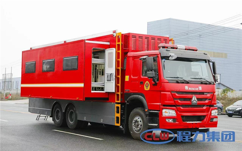 野外應(yīng)急救援多功能宿營車馳援戰(zhàn)“疫”前線 讓戰(zhàn)“疫”民警有個家