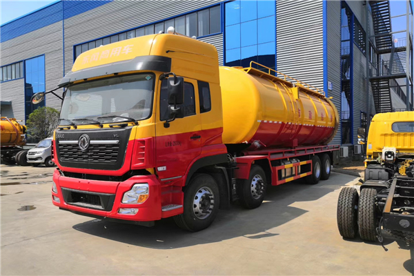 “吸污巨人”東風(fēng)天龍前四后八清洗吸污車實(shí)力不容小覷