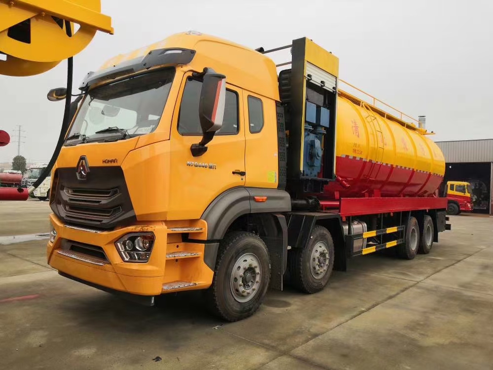 重汽豪瀚國六前四后八清洗吸污車