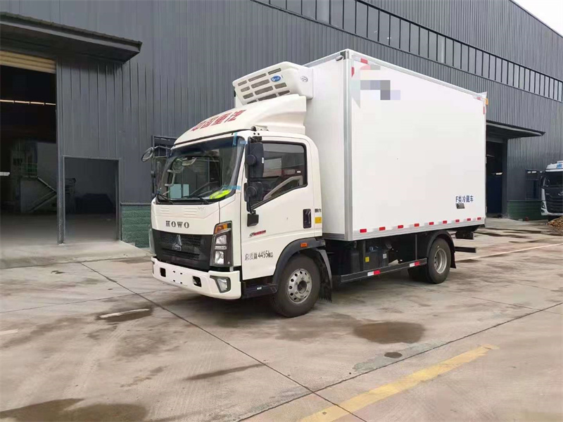 重汽豪沃藍(lán)牌高端冷藏車