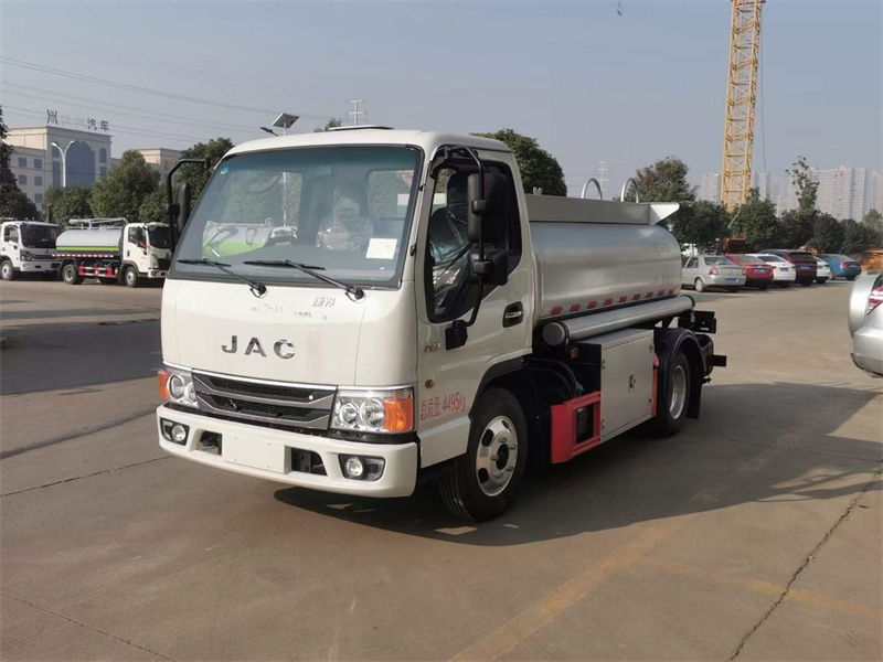 國(guó)六藍(lán)牌江淮3.2方供液車