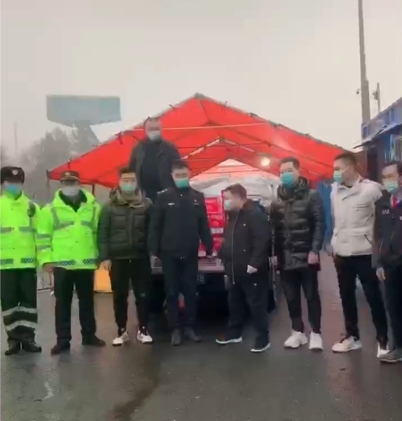 人民公仆為人民? 程力有愛(ài)助抗疫