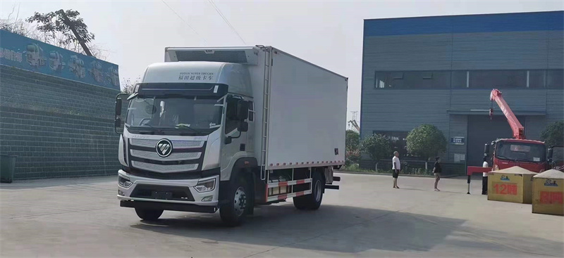 國(guó)六福田歐馬可歐航7.6米冷藏車