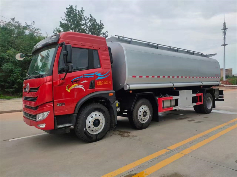 解放小三軸22方減水劑運(yùn)輸車