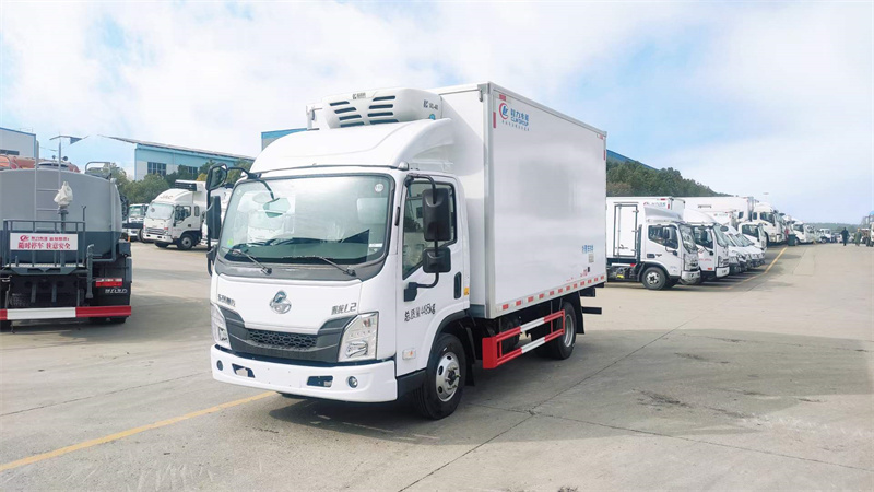 國(guó)六柳汽乘龍L2冷藏車