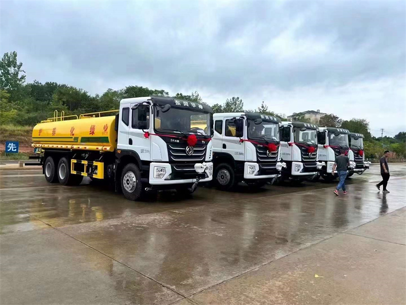 東風華神22方灑水車發(fā)往廣東茂名