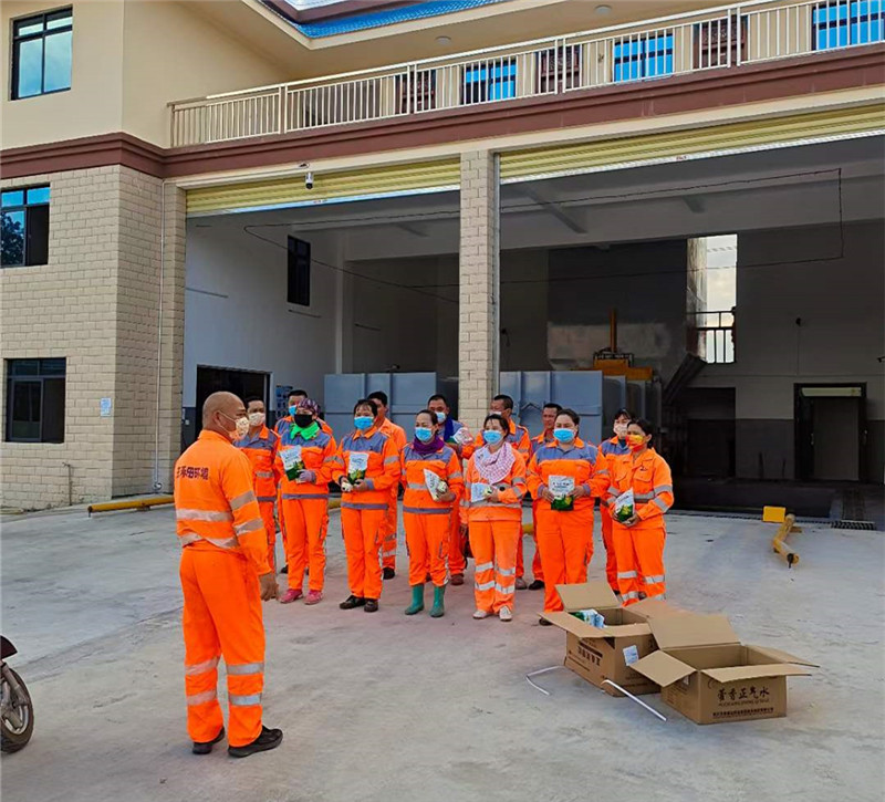 程力國內(nèi)最先進地埋式垃圾壓縮站交付