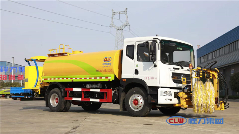 防撞車(chē)、護(hù)欄清洗車(chē)、灑水車(chē)三合一